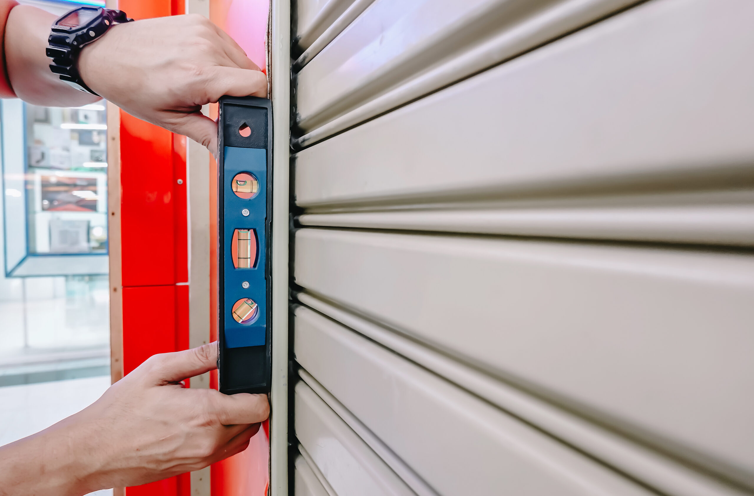 Ustaca Kepenk Montajı: Güvenliğinizin Teminatı ve Uzun Ömürlü Kullanımın Sırrı